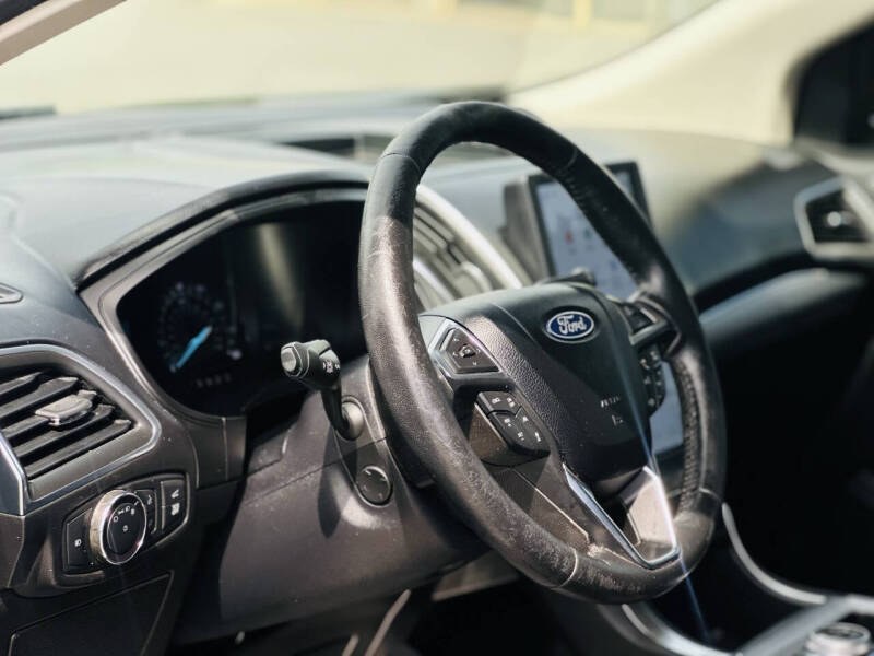 2022 Ford Edge Titanium