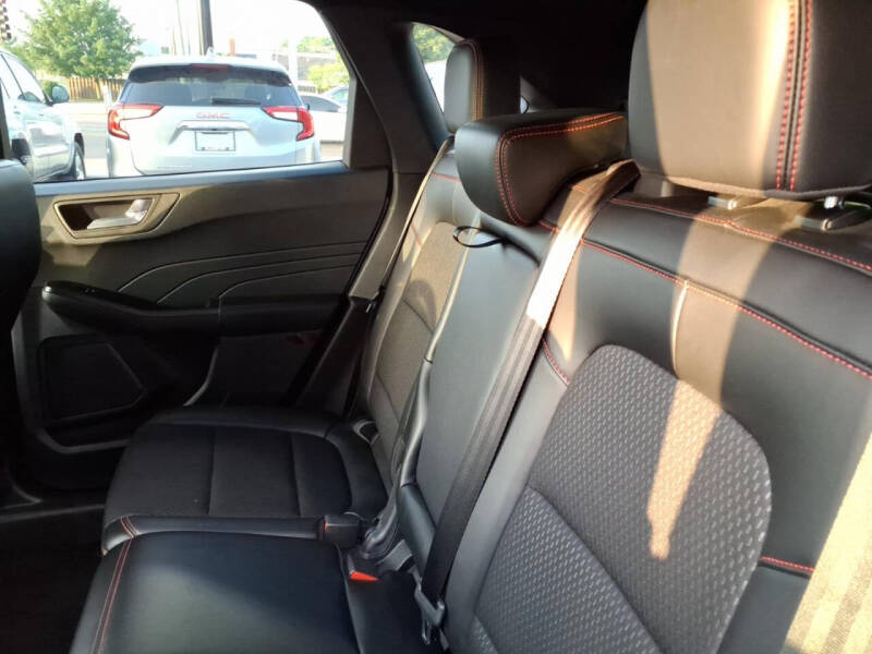 2025 Ford Escape ST-Line Select