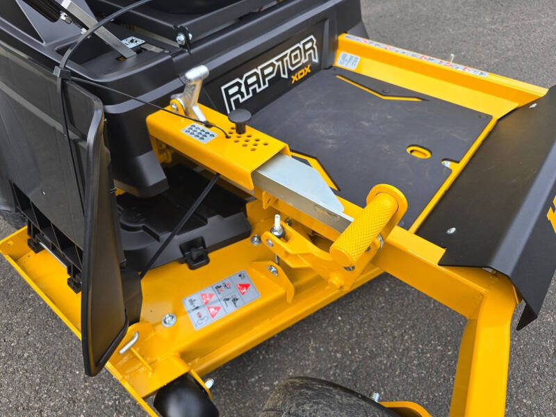 2026 Hustler Raptor XDX 54"