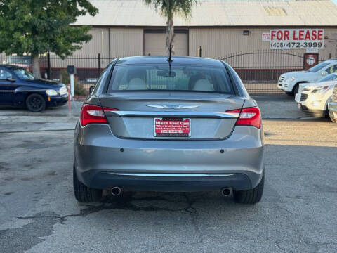 2013 Chrysler 200 Limited