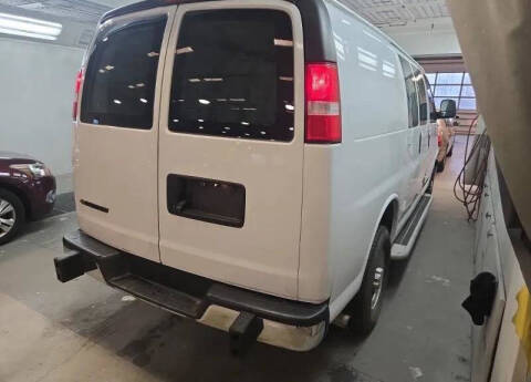 2022 Chevrolet Express 2500