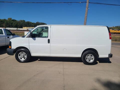 2007 Chevrolet Express for sale at J & J Auto Sales in Sioux City IA