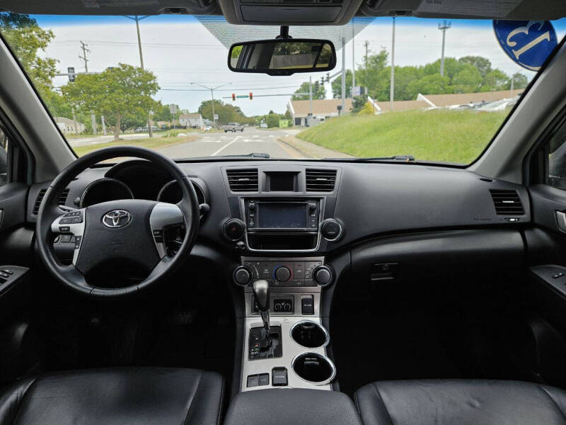 2013 Toyota Highlander SE