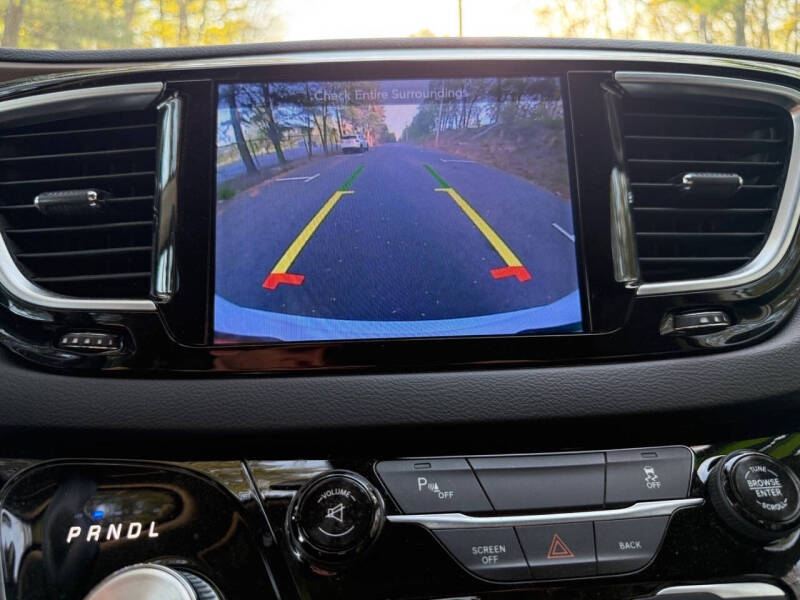 2017 Chrysler Pacifica Touring-L Plus