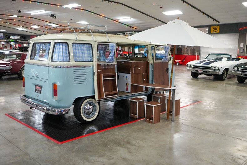 1976 Volkswagen Type 2 Westfalia Camper Bus