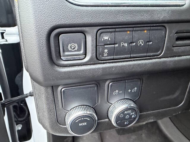 2024 GMC Yukon XL SLT