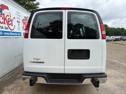 2024 Chevrolet Express 2500