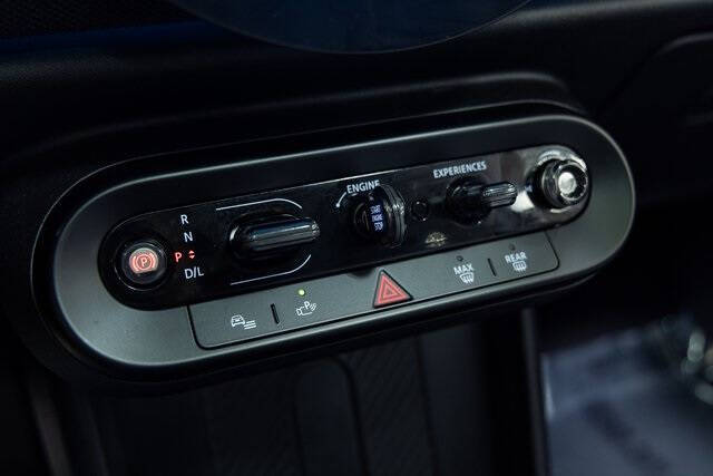 2025 MINI Hardtop 2 Door Cooper Signature Trim