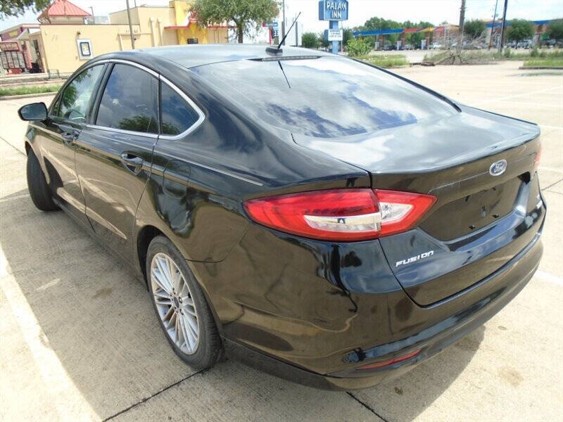 2016 Ford Fusion SE