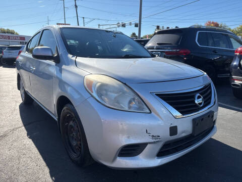 2012 Nissan Versa 1.6 SV