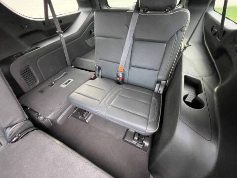 2022 GMC Yukon XL SLT