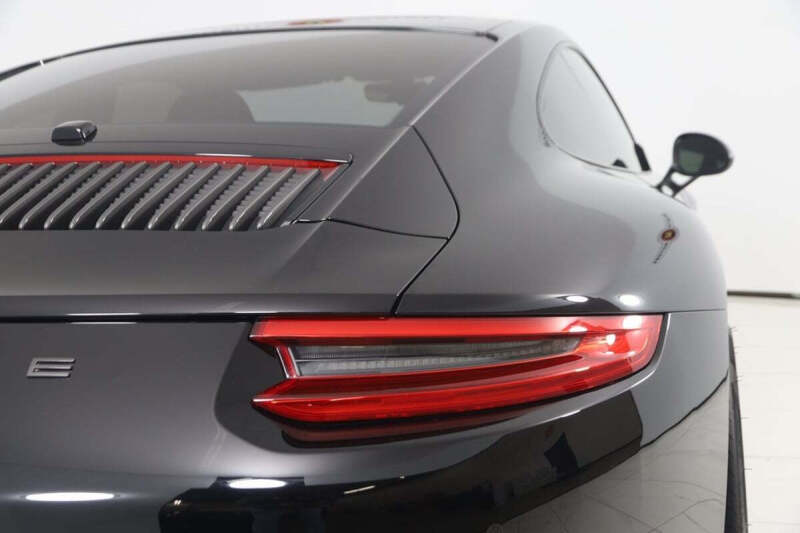 2019 Porsche 911 Carrera