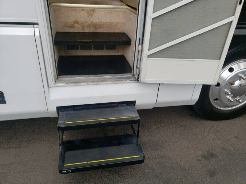 1999 Freightliner XC Chassis