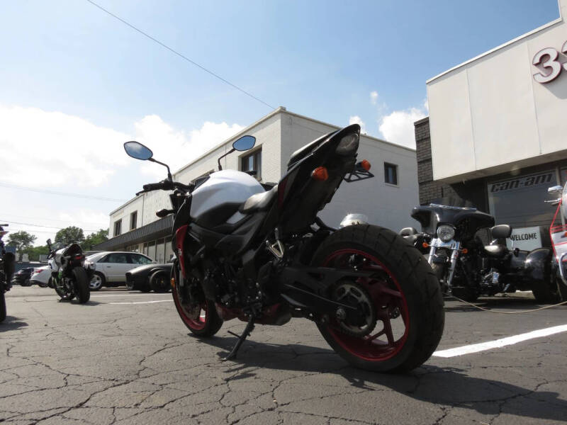 2020 Suzuki GSX-S750M0