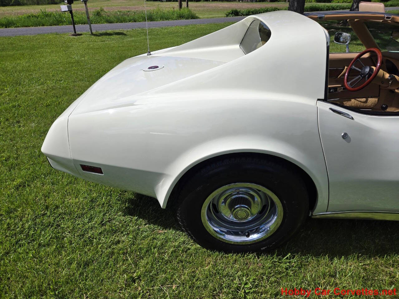 1976 Chevrolet Corvette 12