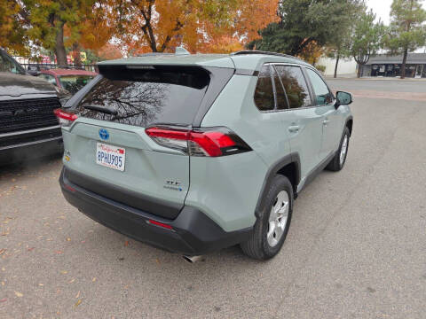 2020 Toyota RAV4 Hybrid XLE