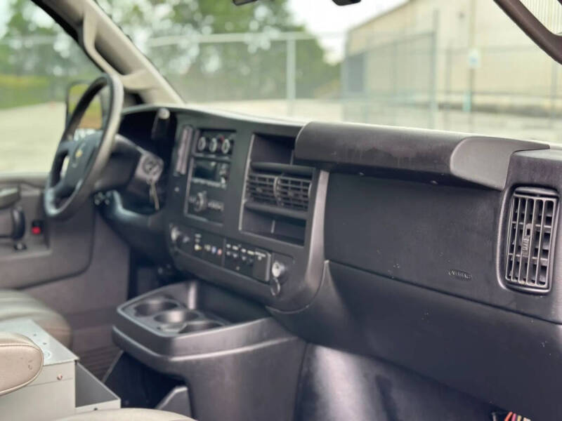 2017 Chevrolet Express 2500
