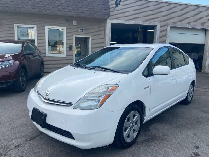 2009 Toyota Prius for sale at Global Auto Finance & Lease INC in Maywood IL