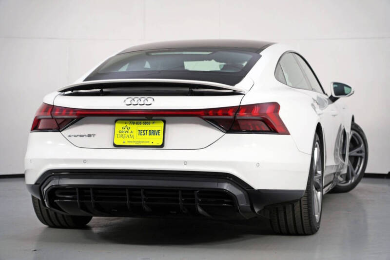 2022 Audi e-tron GT quattro Premium Plus