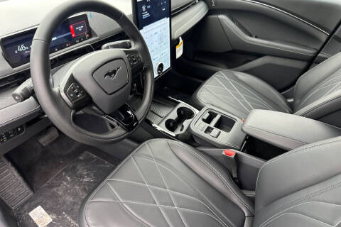 2025 Ford Mustang Mach-E Select