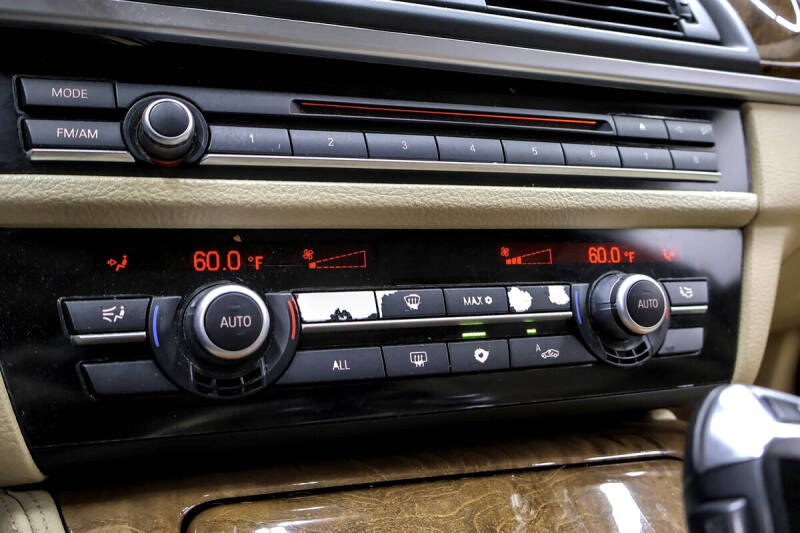 2011 BMW 5 Series 528i