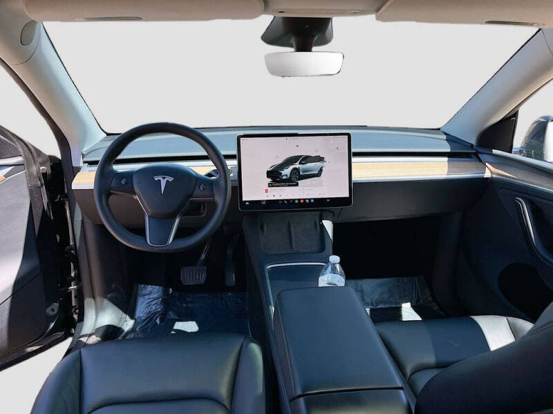 2025 Tesla Model Y Long Range