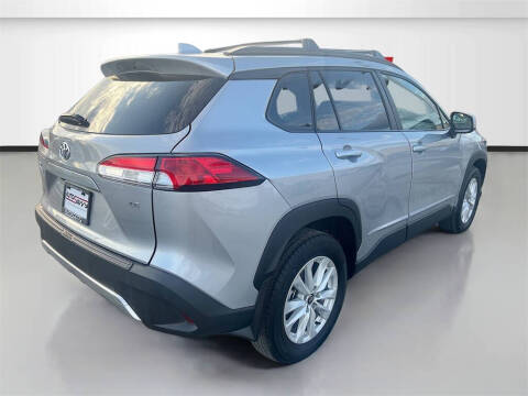 2024 Toyota Corolla Cross LE