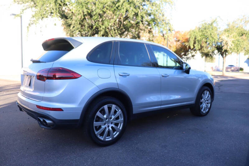 2016 Porsche Cayenne S