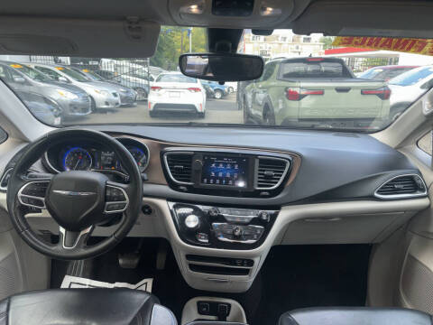 2018 Chrysler Pacifica Touring L