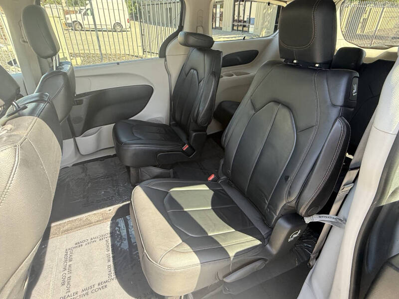 2017 Chrysler Pacifica Touring Plus