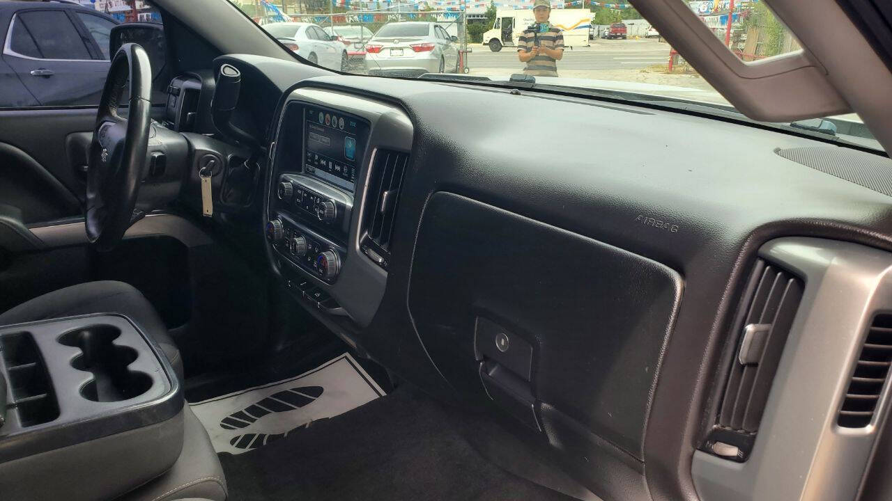 Used Car 2018 Chevrolet Silverado 1500  Lt 4x2 4dr Crew Cab 6.5 Ft. Sb For Sale Under $30,000 In San Antonio, Texas