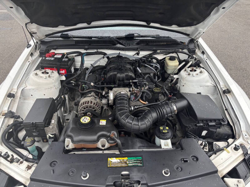 2008 Ford Mustang V6 Deluxe