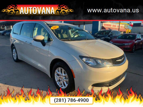 2017 Chrysler Pacifica for sale at AutoVana in Humble TX