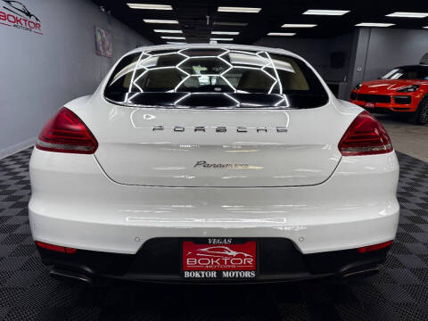 2015 Porsche Panamera 4