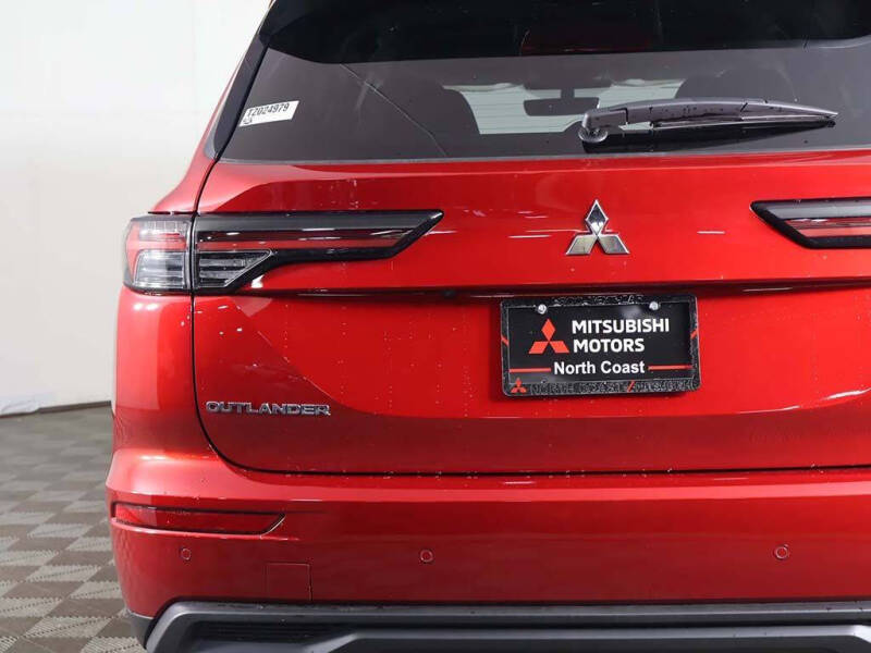 2026 Mitsubishi Outlander ES