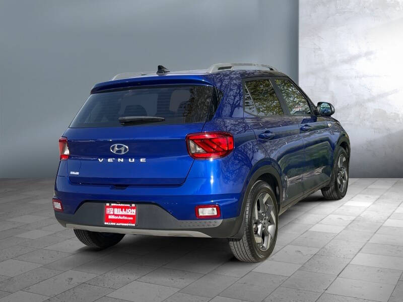 2022 Hyundai Venue SEL