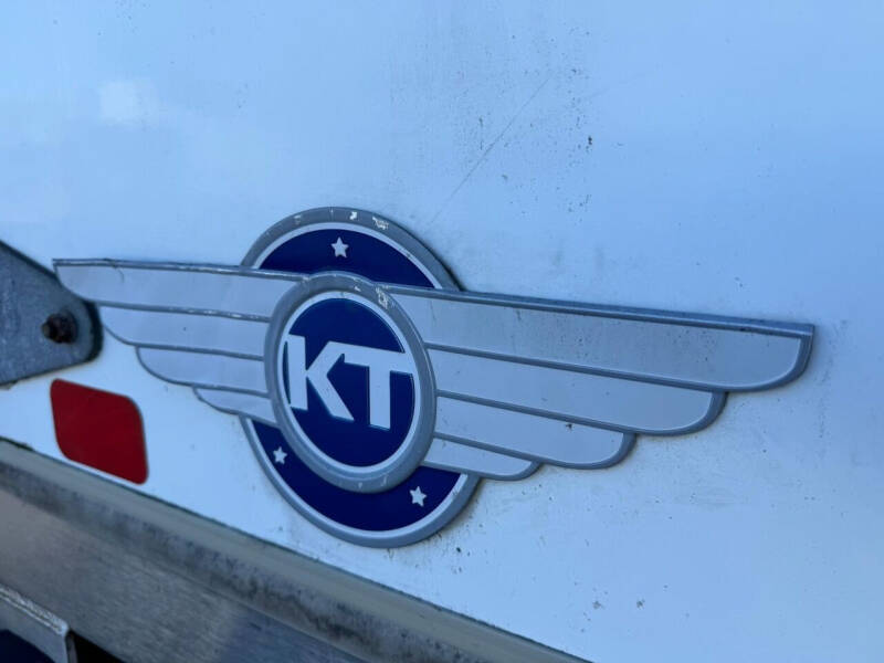 2017 Freightliner M2 106