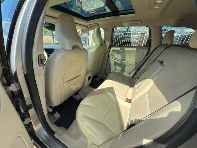 2016 Volvo XC60 T5 Drive-E Premier