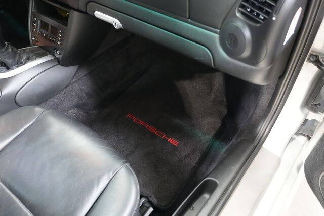 2004 Porsche 911 Carrera 4S