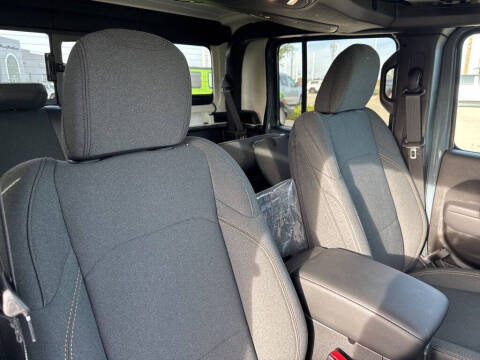 2025 Jeep Gladiator Sport