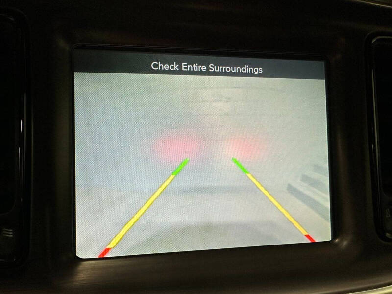 2016 Dodge Challenger 392 HEMI Scat Pack Shaker