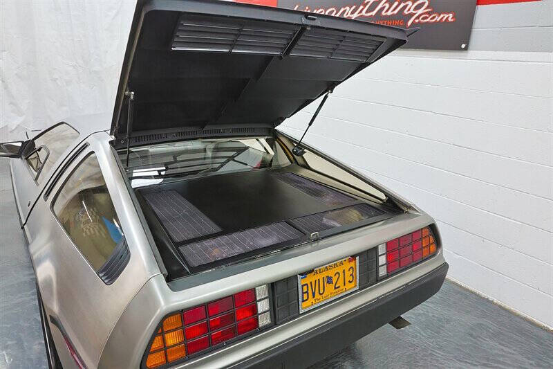 1982 DeLorean DMC-12