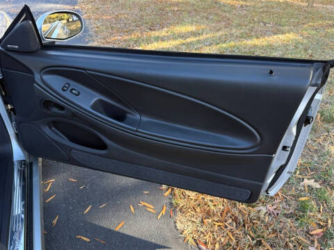 2004 Ford Mustang SVT Cobra