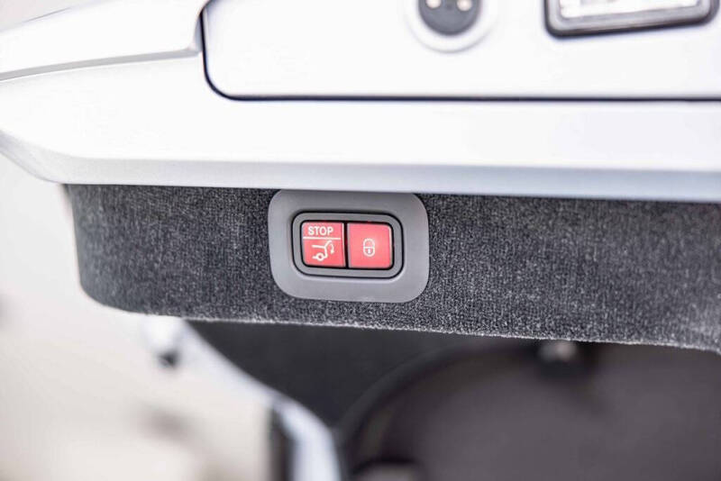 2026 Aston Martin DBX 707