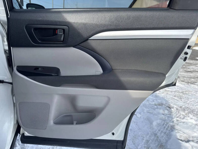 2015 Toyota Highlander LE