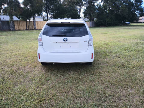 2012 Toyota Prius v Five