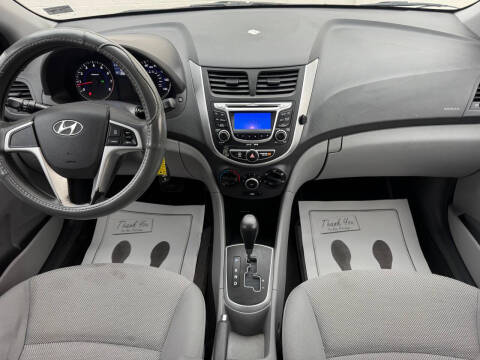 2012 Hyundai Accent GS