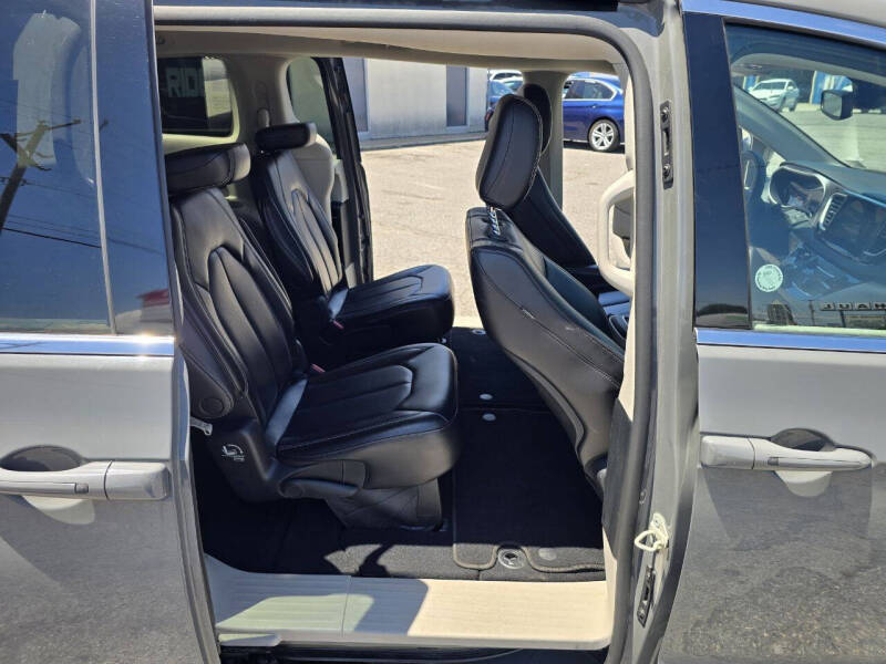 2023 Chrysler Pacifica Touring L