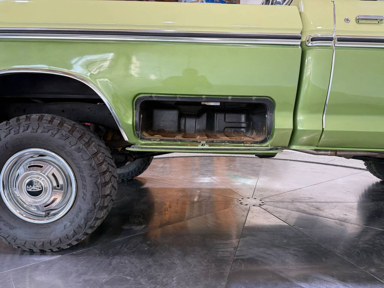 1976 Ford F-250 19