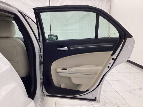 2021 Chrysler 300 Touring